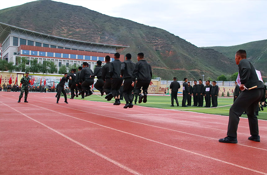 集體跳繩項(xiàng)目。劉進(jìn)峰攝