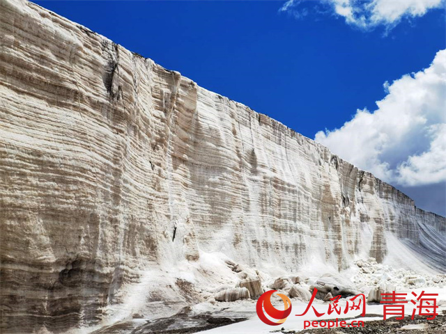 亙古之墻八一冰川。本報記者 姜峰攝