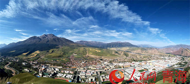 今日祁連縣城。本報記者 姜峰攝