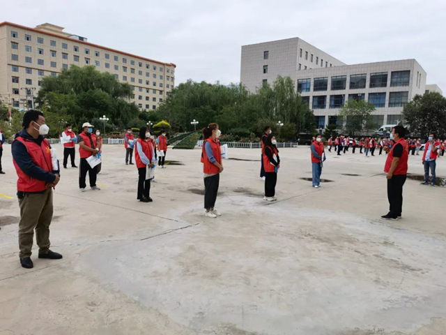 黨員志愿服務(wù)隊(duì)。尖扎縣委宣傳部供圖