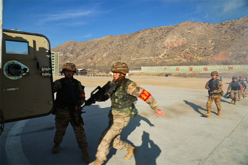 組織迅速蹬車(chē)。劉進(jìn)峰攝