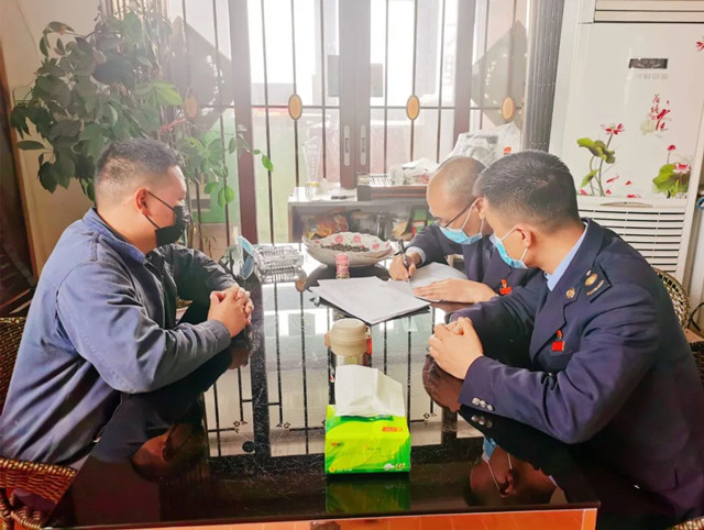 稅務部門牽線補鏈，幫助企業(yè)復工復產(chǎn)。國家稅務總局海西州稅務局供圖