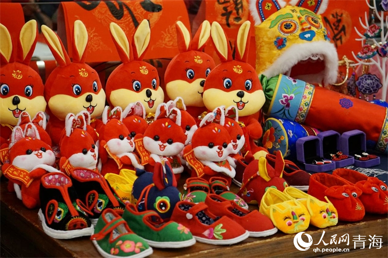 手工藝品。人民網(wǎng) 況玉攝