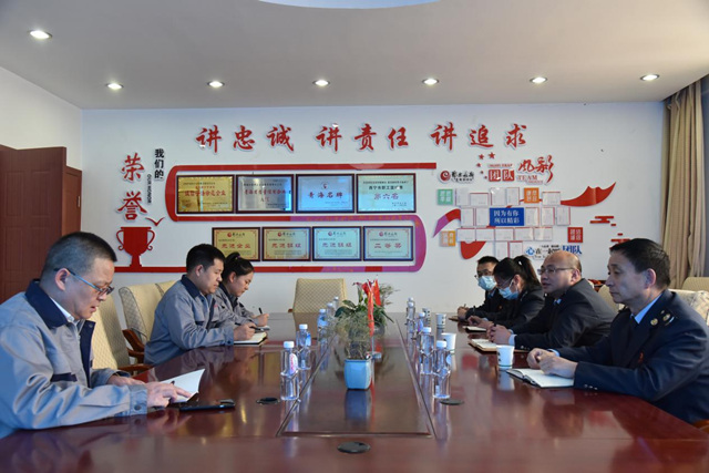 稅務(wù)機關(guān)對企業(yè)進(jìn)行實地走訪了解經(jīng)營情況。安迎春攝