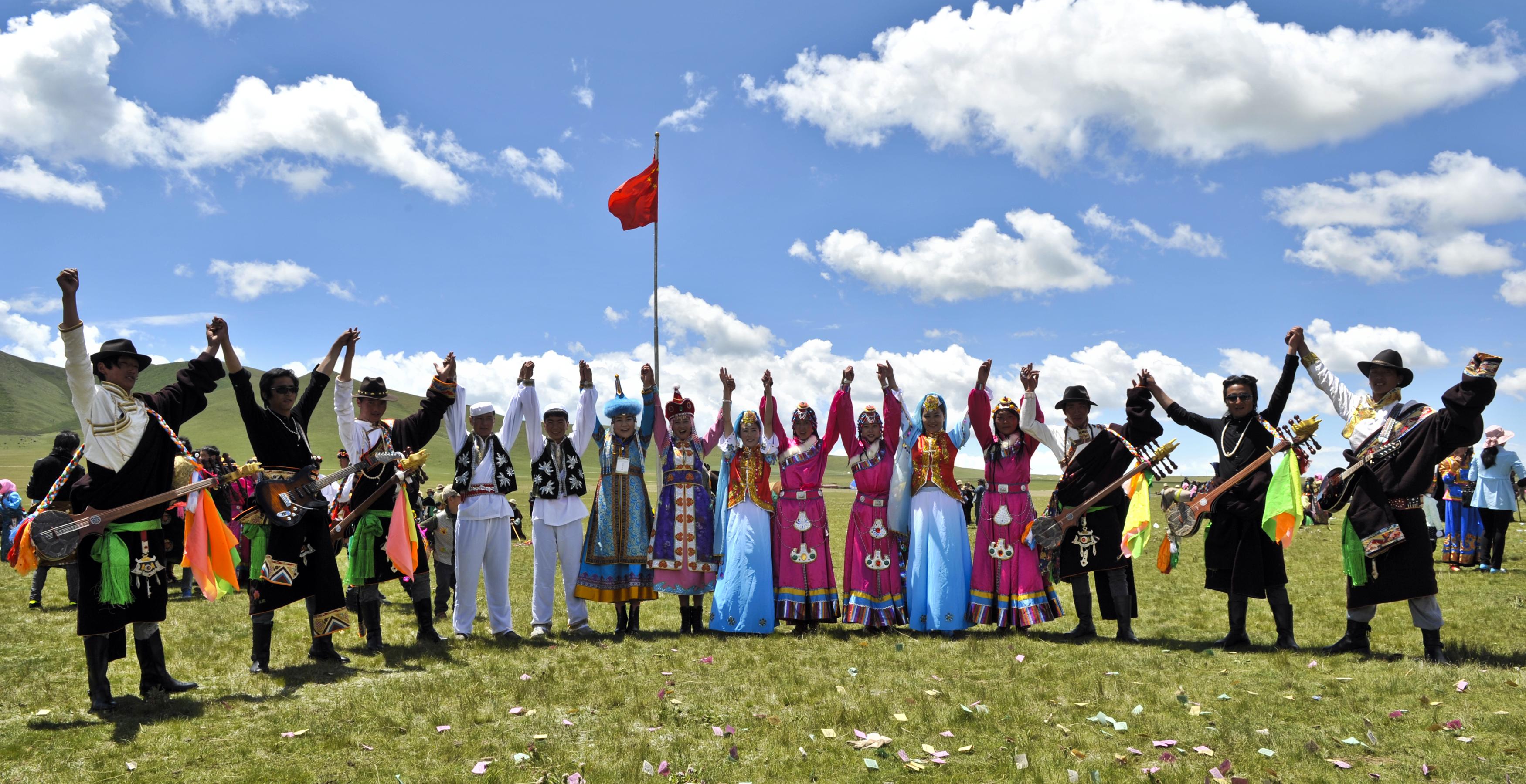 民族團結(jié)欣欣向榮