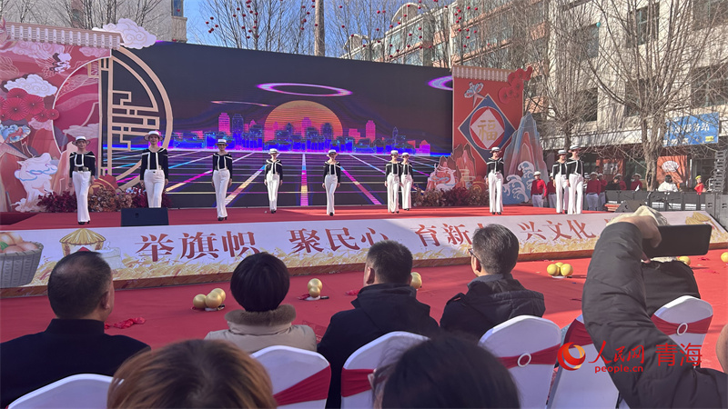 舞臺(tái)表演。人民網(wǎng) 陳明菊攝