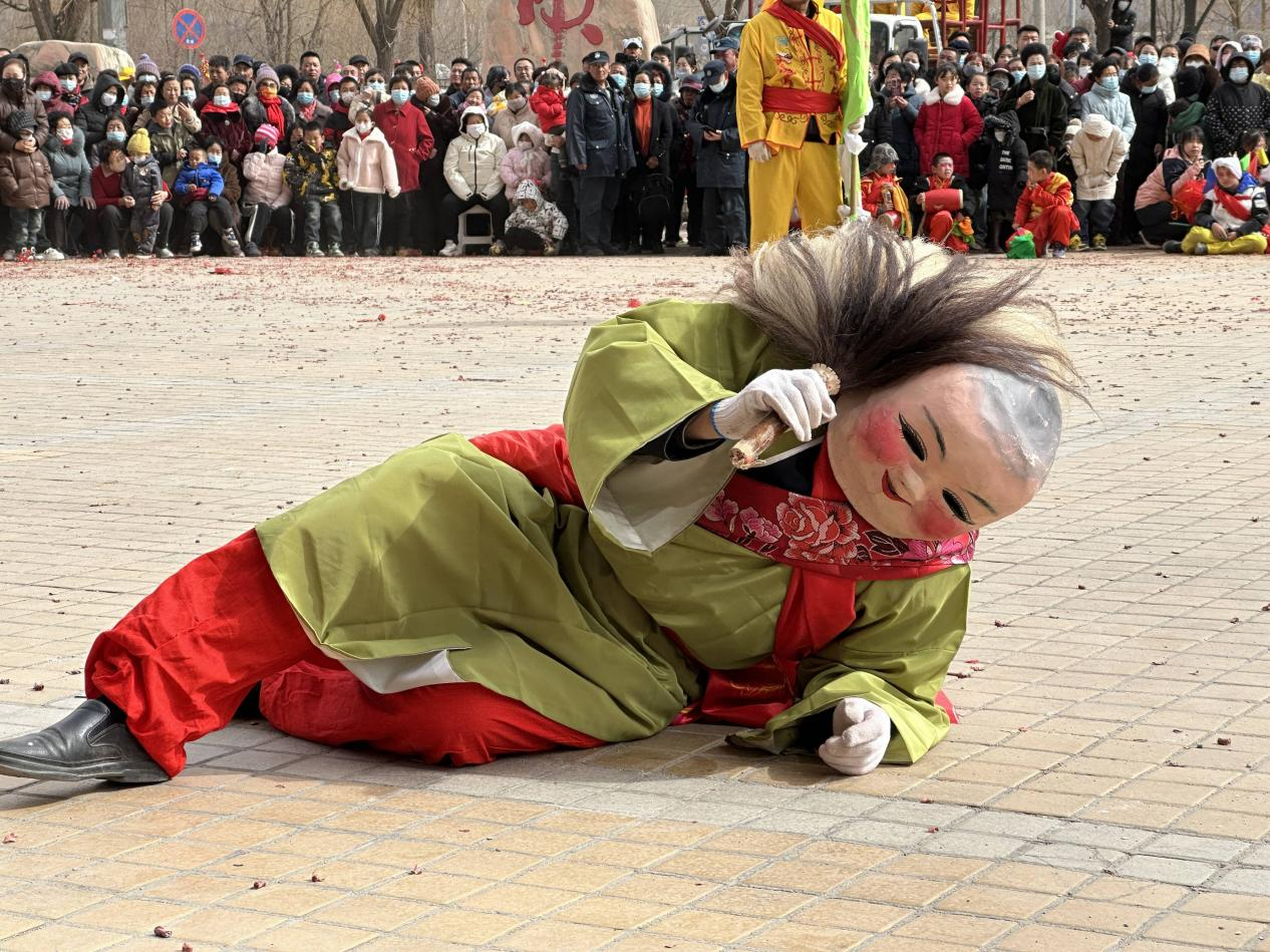 節(jié)目《大頭羅漢戲柳翠》。李昊攝