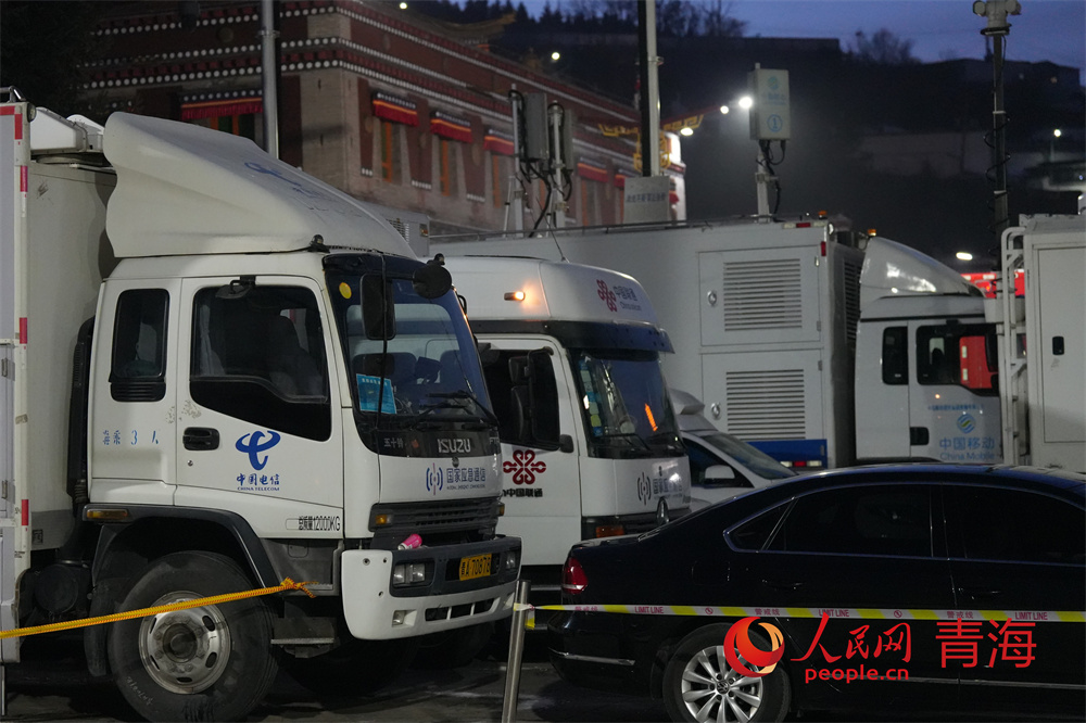展區(qū)的通信保障車。人民網(wǎng)記者 甘海瓊攝