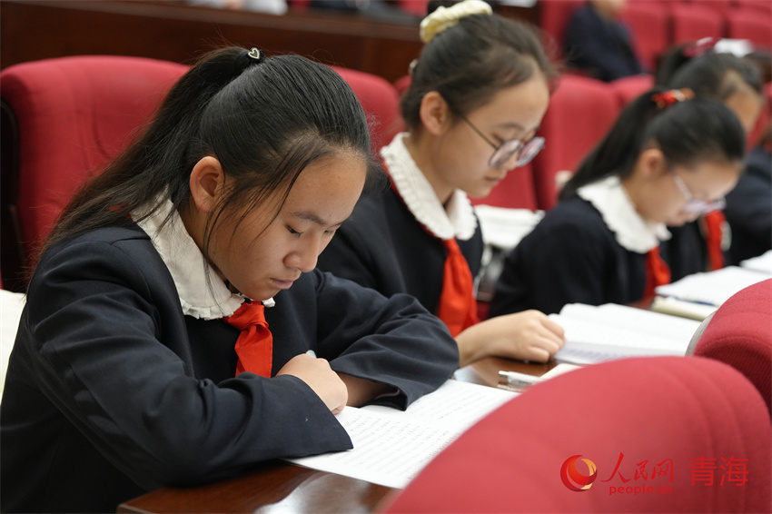 會(huì)議現(xiàn)場(chǎng)。人民網(wǎng) 陳明菊攝