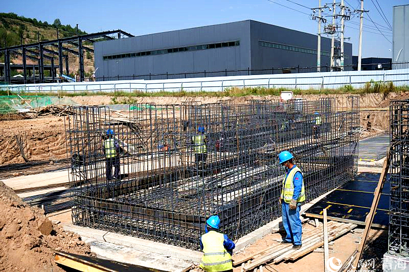 施工現(xiàn)場(chǎng)。人民網(wǎng) 顧斐菲攝