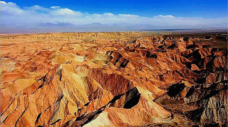 德令哈雅丹幻境:詩中所描繪的景象具象化了