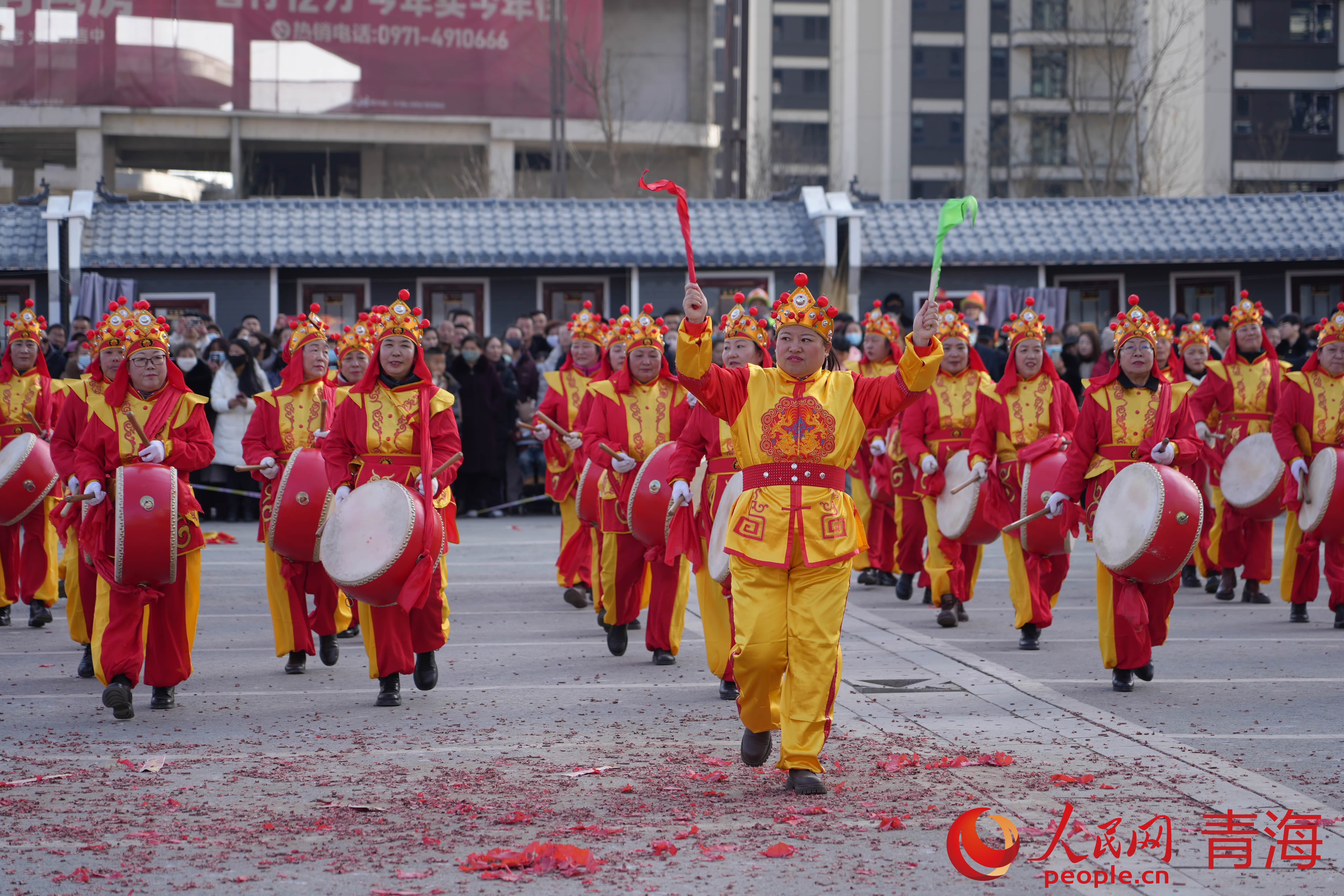 社火表演。人民網(wǎng) 況玉攝