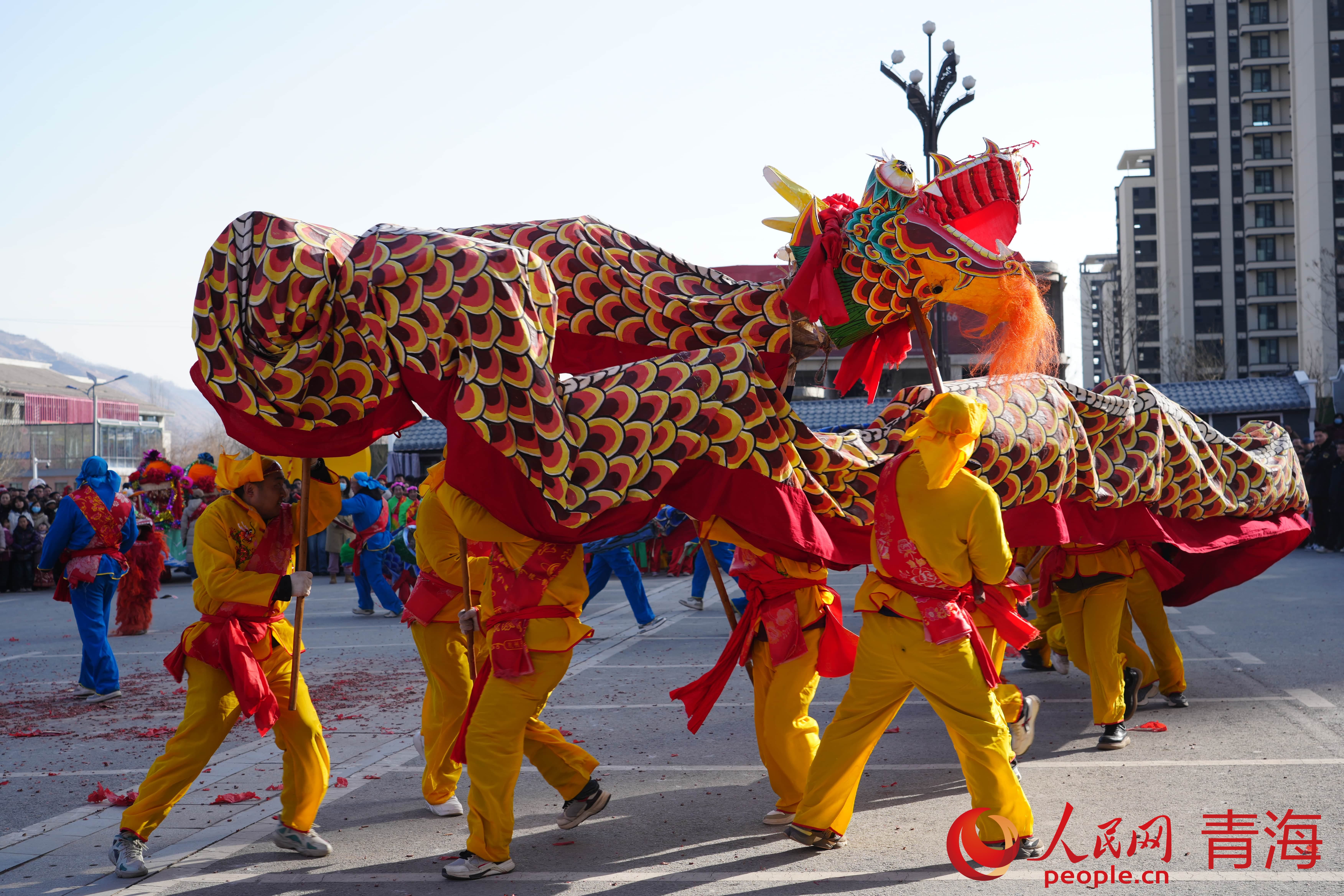 社火表演。人民網(wǎng) 況玉攝