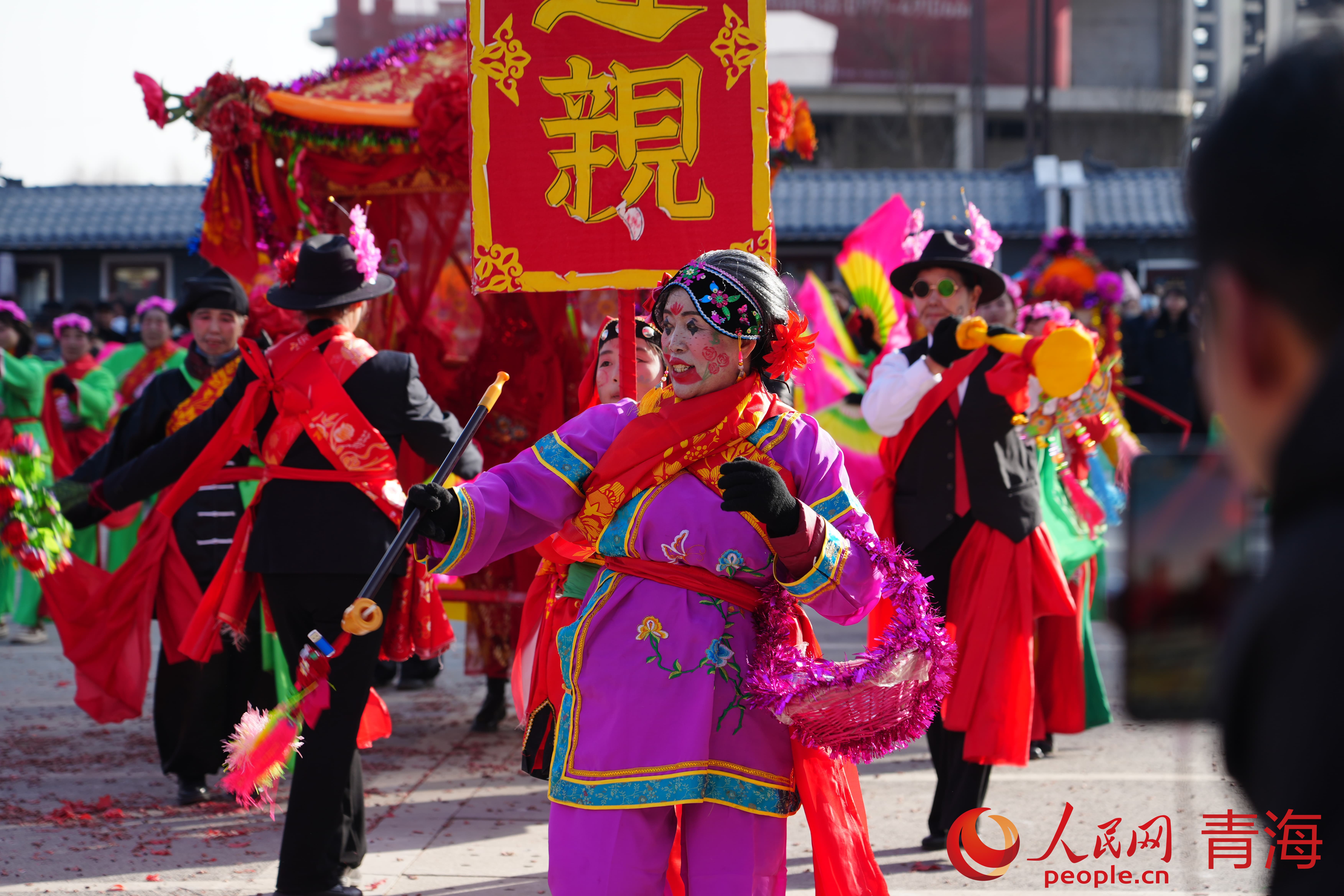 社火表演。人民網(wǎng) 況玉攝