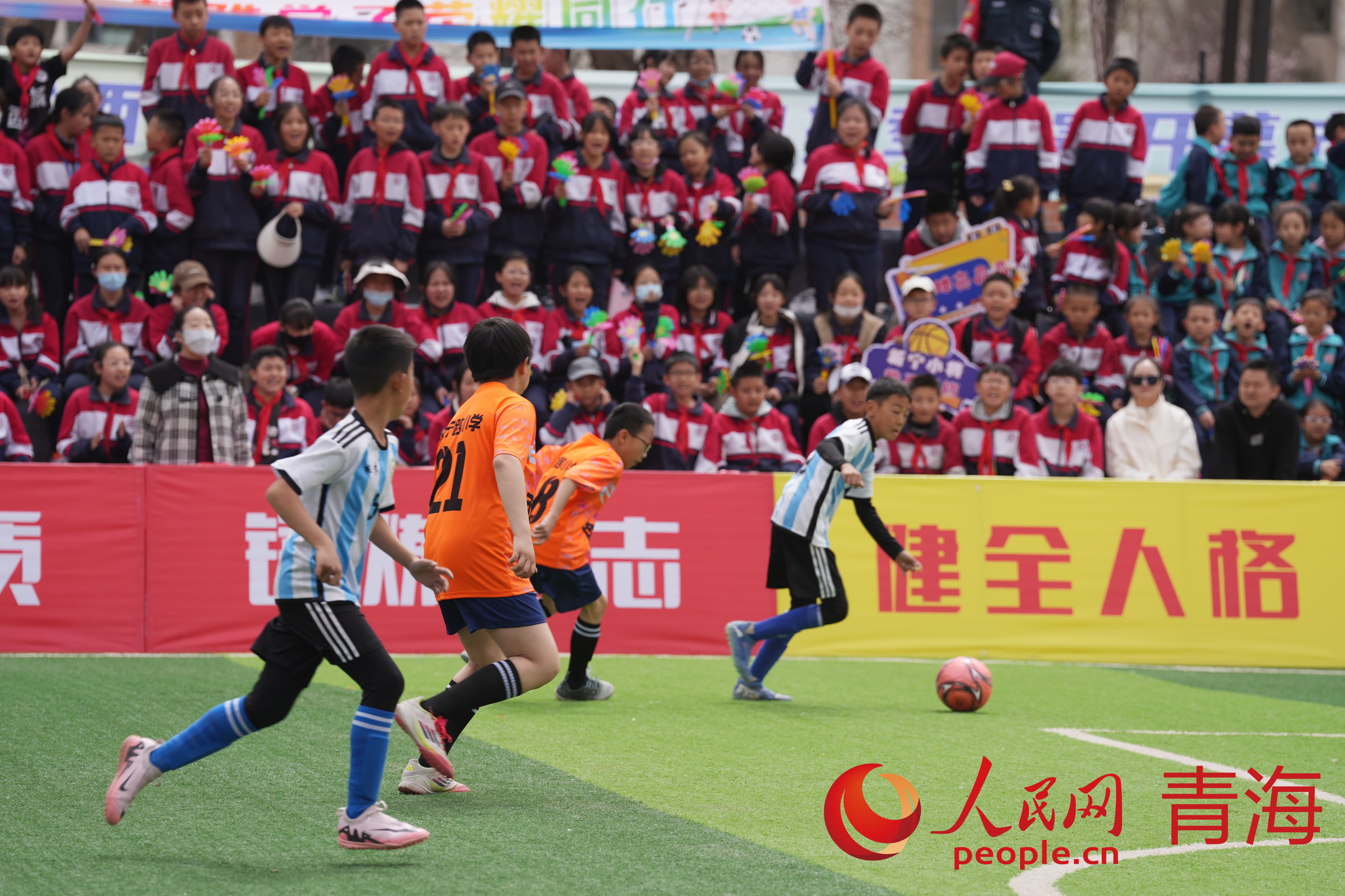 激情開賽。人民網(wǎng) 況玉攝