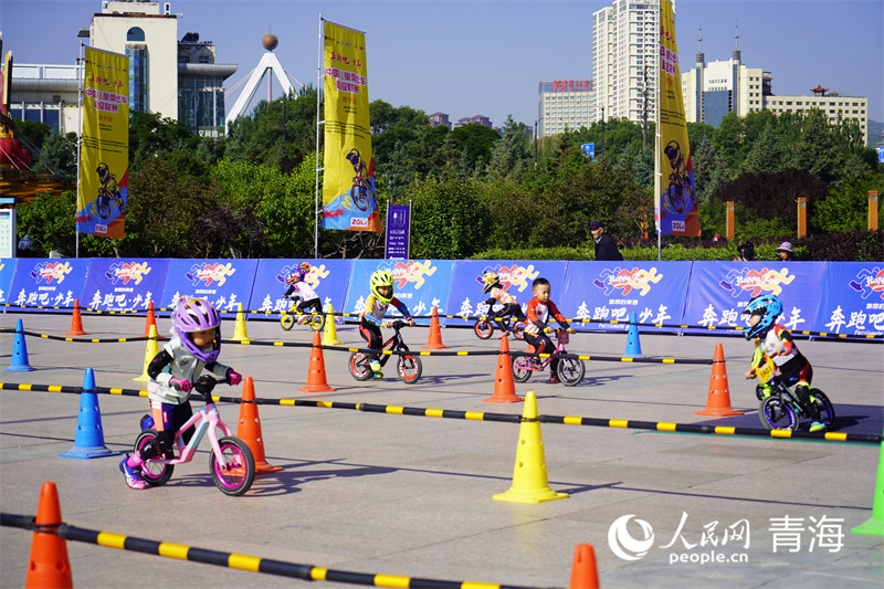 比賽現(xiàn)場(chǎng)。人民網(wǎng)記者 張莉萍攝