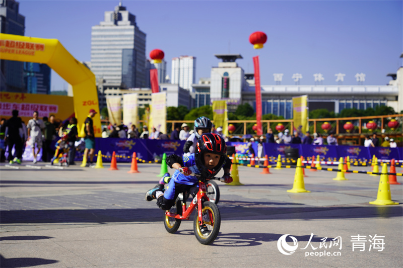 比賽現(xiàn)場(chǎng)。人民網(wǎng)記者 張莉萍攝