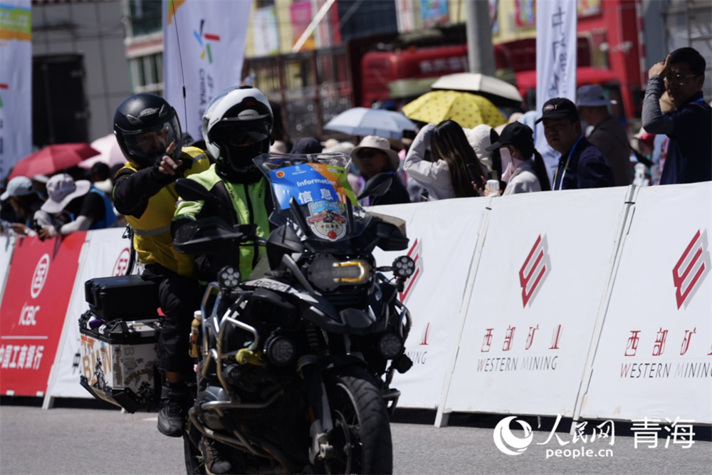 信息車抵達(dá)。人民網(wǎng) 況玉攝