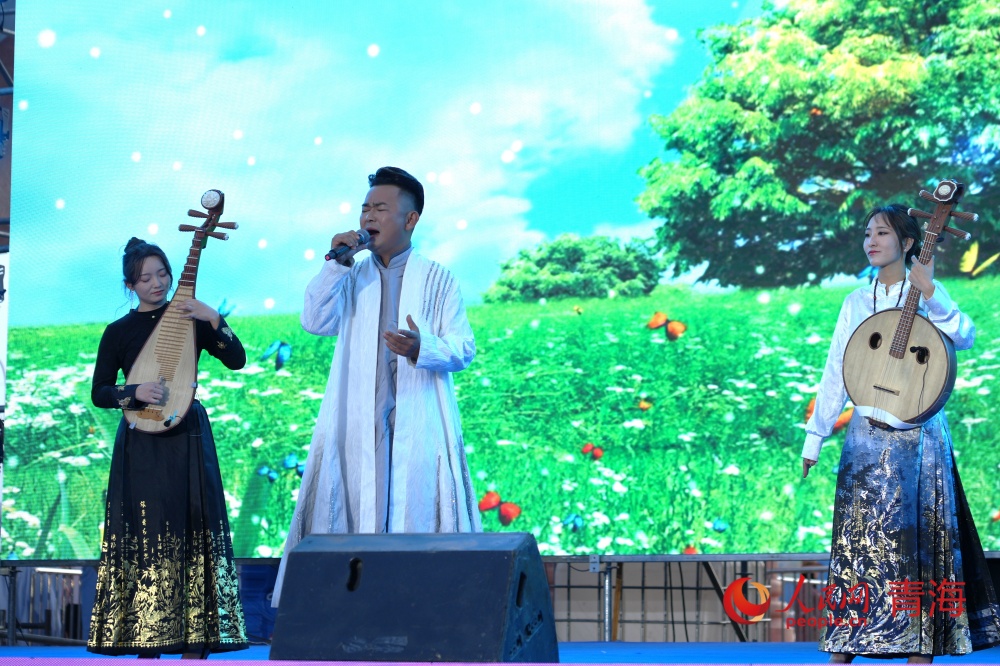 “花兒”會(huì)現(xiàn)場(chǎng)。人民網(wǎng)記者 甘海瓊攝