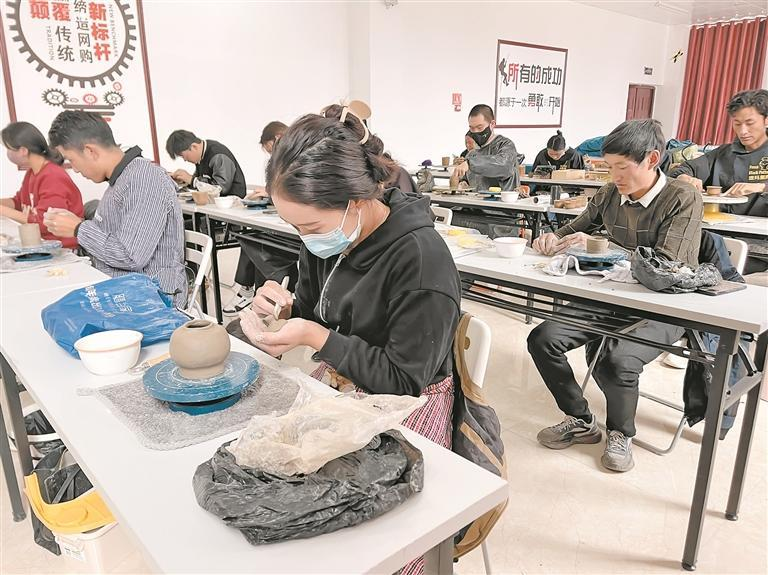 對口援青讓牧區(qū)群眾生產(chǎn)生活發(fā)生巨變。