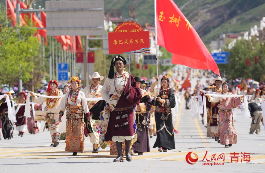 服飾方隊。人民網(wǎng)記者 甘海瓊攝