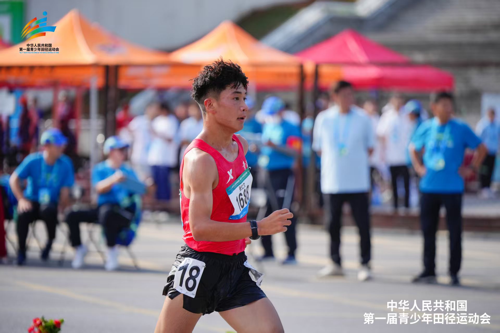 第一屆全國(guó)青少年田徑運(yùn)動(dòng)會(huì)比賽現(xiàn)場(chǎng)。青海省體育局供圖