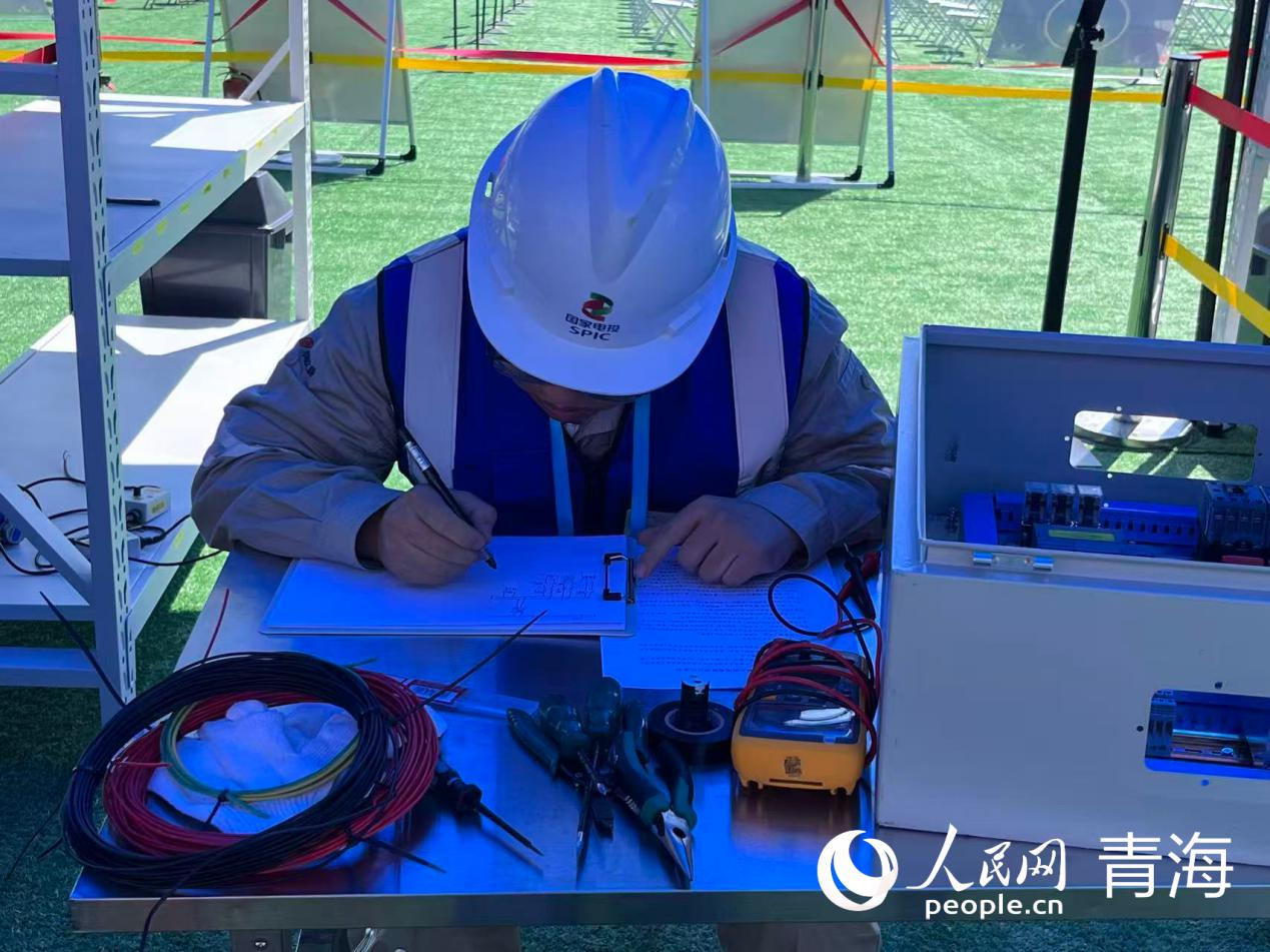 競(jìng)賽現(xiàn)場(chǎng)。實(shí)習(xí)生 張秀青攝