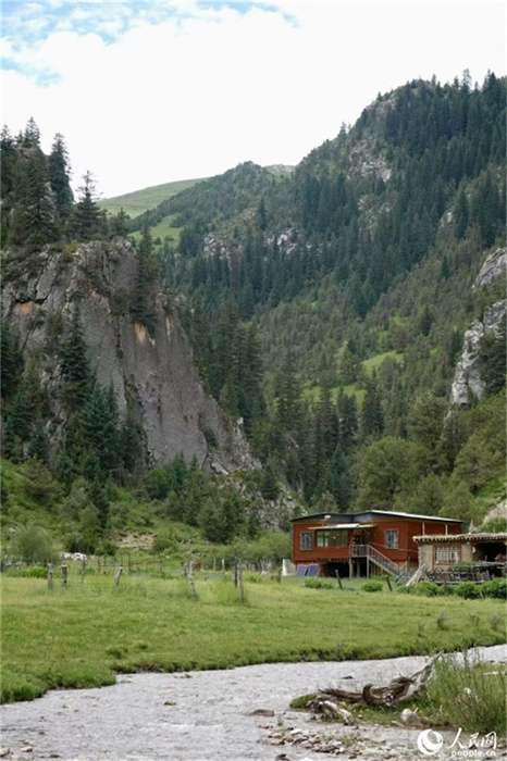 尕爾大峽谷內(nèi)景色。人民網(wǎng)記者 曹欣悅攝