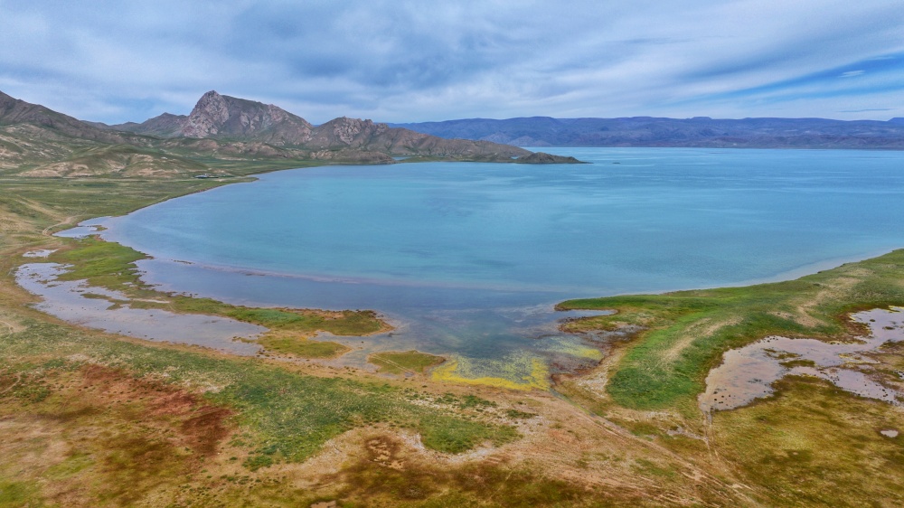 冬格措納湖的秋日畫(huà)卷。宋忠勇攝