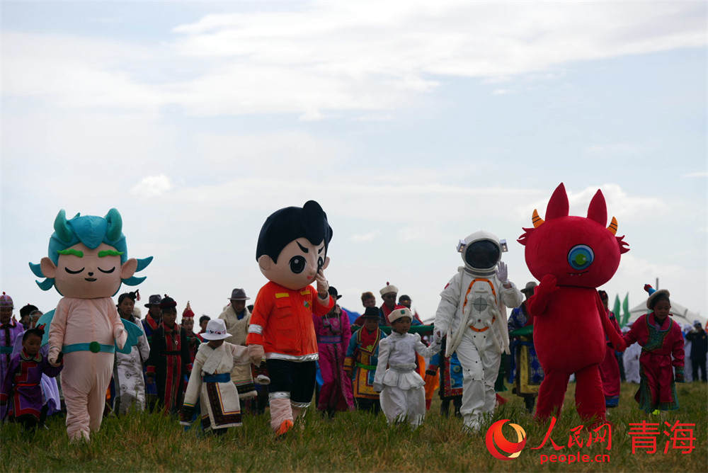 茫崖市文創(chuàng)人偶。人民網(wǎng) 況玉攝