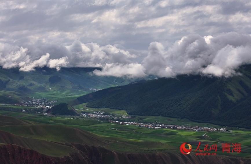 祁連山云海。人民網(wǎng)記者 甘海瓊攝