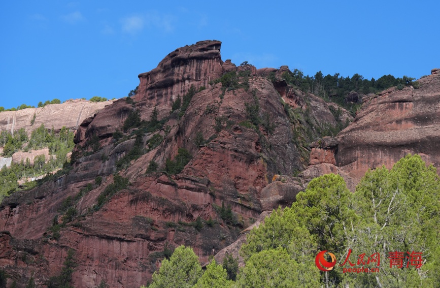 昂賽大峽谷丹霞地貌。人民網(wǎng)記者 甘海瓊攝