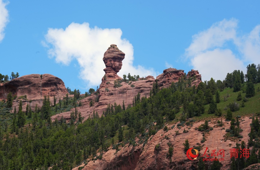 昂賽大峽谷丹霞地貌。人民網(wǎng)記者 甘海瓊攝