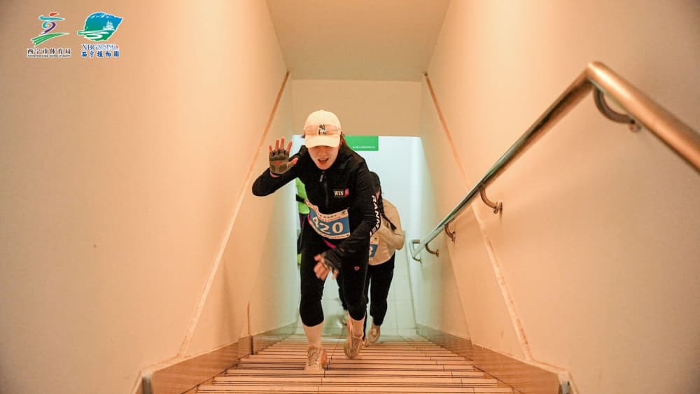 參賽健兒沖刺。西寧市體育局供圖