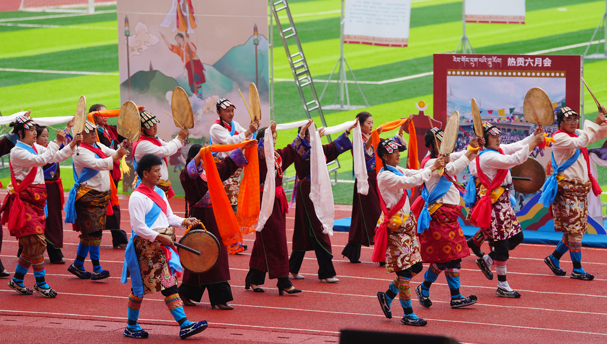 熱貢六月會(huì)展演