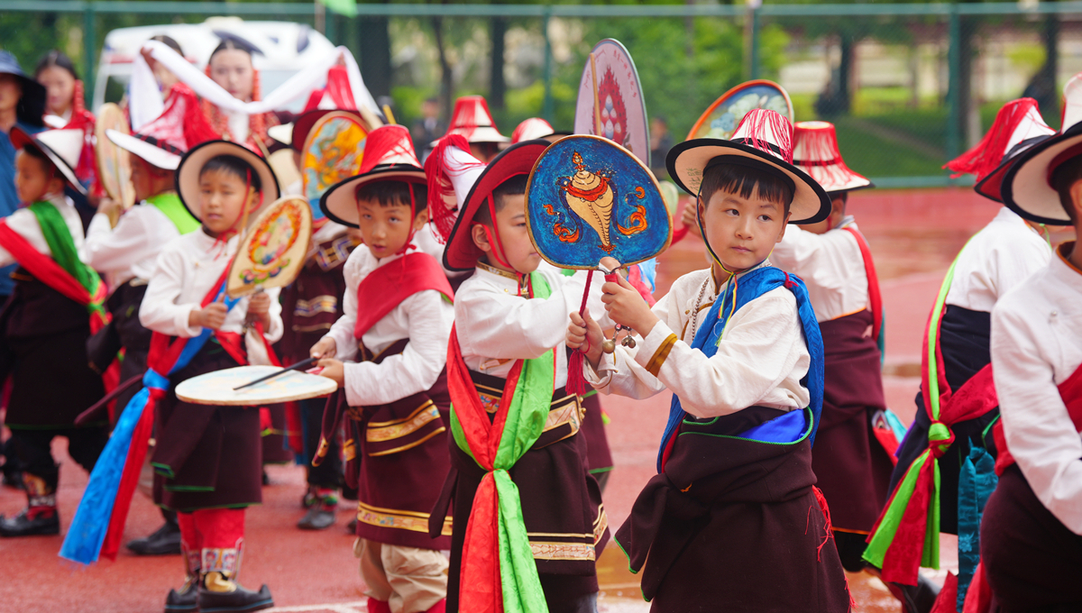 熱貢六月會(huì)展演
