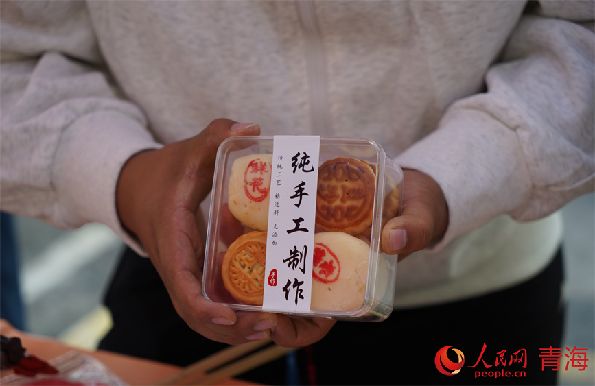 純手工月餅。人民網(wǎng) 馬可欣攝