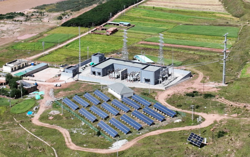 110千伏吉尼賽變電站全景。張雪攝