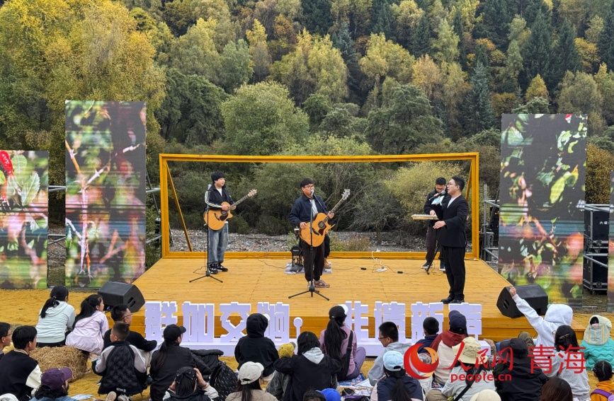 山林音樂會。人民網(wǎng)記者 甘海瓊攝