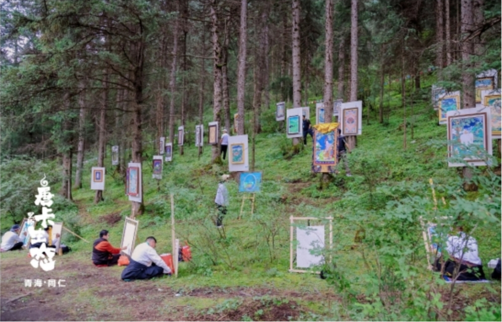 “生態(tài)里的唐卡·唐卡里的生態(tài)”戶外展覽活動。同仁市委宣傳部供圖