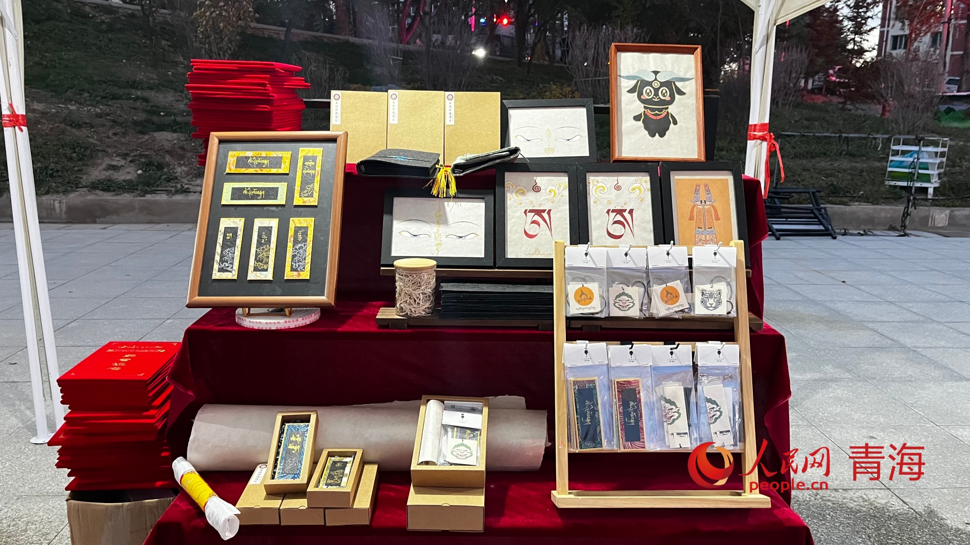 貴南文創(chuàng)產(chǎn)品展示。實習生 馬司宇攝