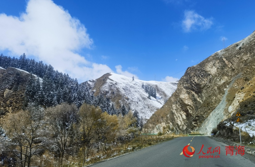 雪后的祁連山秋色。人民網(wǎng)記者 甘海瓊攝