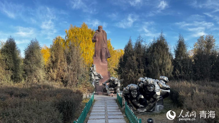 將軍樓公園紀(jì)念雕像。實習(xí)生 馬司宇攝