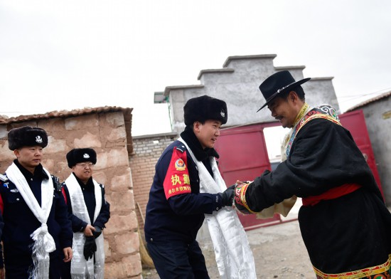 25վɳѲ񾯵ľƹɽ(zhn)մx(w)o(h)·(du)Tһο(wn)r(sh)ܹ_(d) Aӛ  z