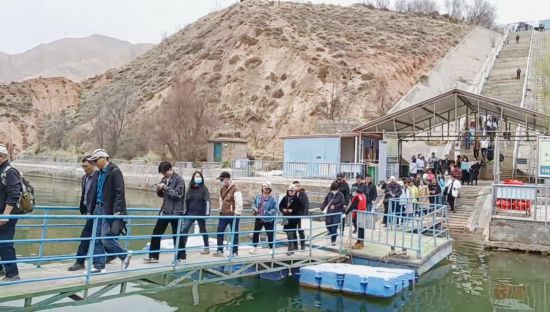 觀光體驗。尖扎縣委宣傳部供圖